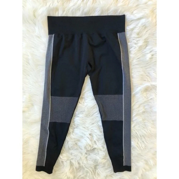 Forever 21 Full Length Compression Leggings Black White XL - Picture 1 of 5